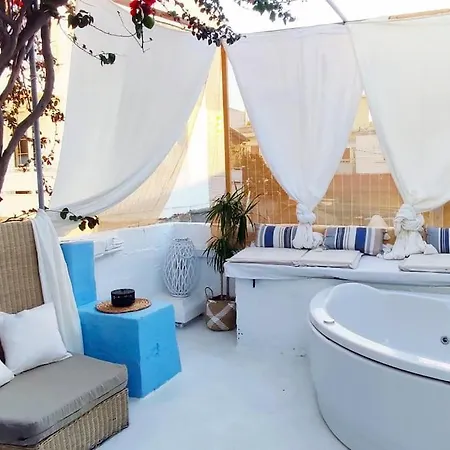 Town House With Rooftop Jacuzzi Дом отдыха Родос